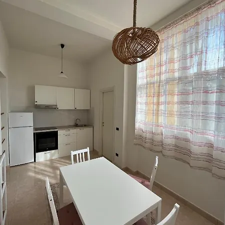 A 2 Passi Dal Mare Ii - Grazioso Trilocale A Locri